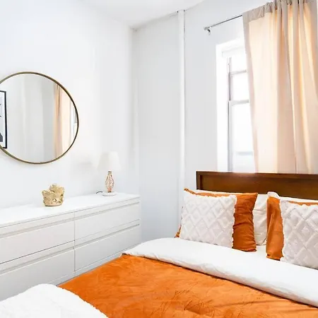 Apartment Cozy 2 Bd/1 Ba In Manhattan
