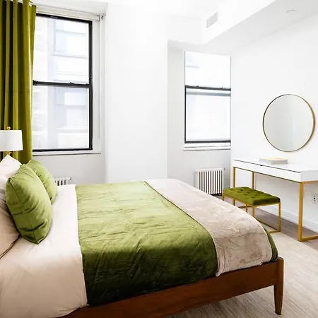 Stylish 2bd/1.5ba With The Rooftop Access And In-building Gym Apartment *