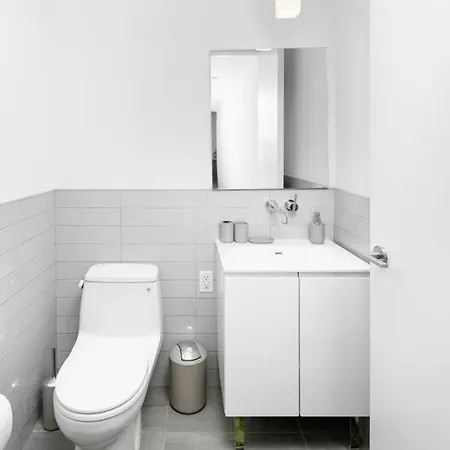 Apartment Stylish 2bd/1.5ba With The Rooftop Access And In-building Gym