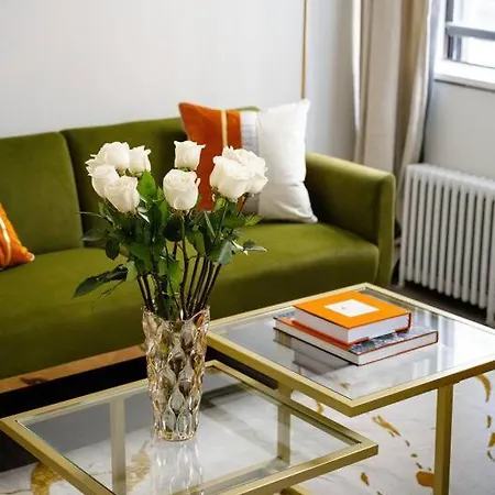 Stylish 2bd/1.5ba With The Rooftop Access And In-building Gym Apartment