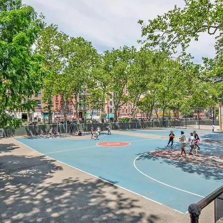 Sunlit Les 1br W Wd Nr Bd Train Nyc-865 Apartment New York