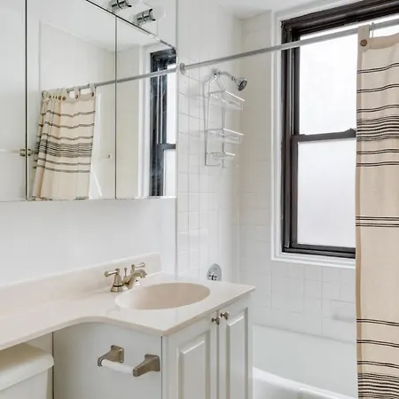Kips Bay 2br W Doorman Gym Bike Storage Nyc-815 Apartment
