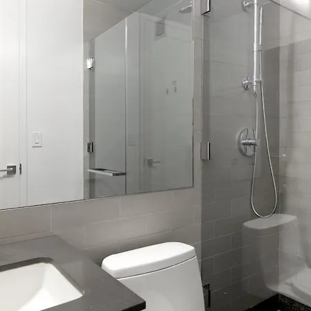 Ues 2br W Gym Doorman Nr Park Nyc-350 Apartment New York