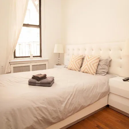 Apartment Three Bedroom Unique In West Side *
