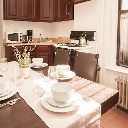 Three Bedroom Unique In West Side