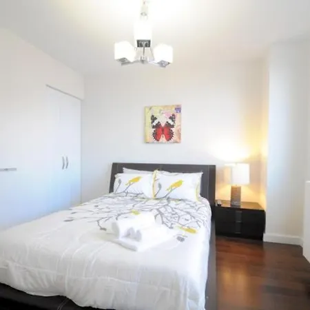 2 Bedroom 1.5t Bath In Midtown West New York