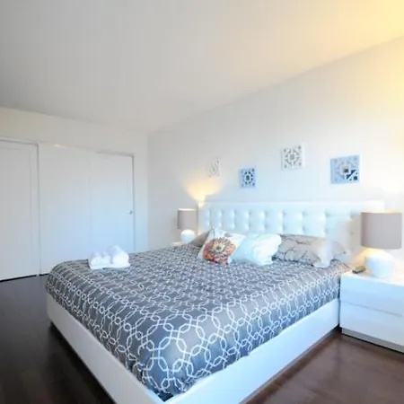 2 Bedroom 1.5t Bath In Midtown West * New York