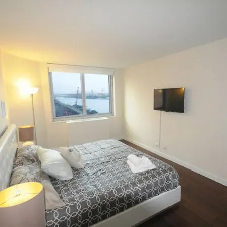 Apartment 2 Bedroom 1.5t Bath In Midtown West New York