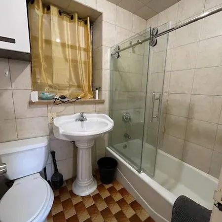 2br 1d Nyc Near Times Square Apartment *