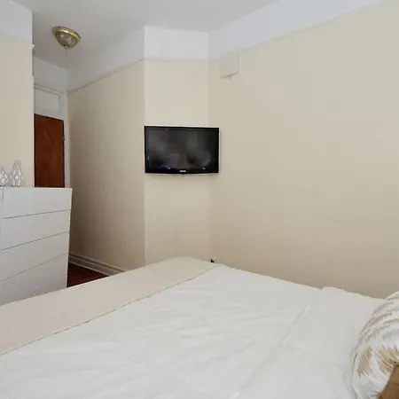 Comfortable 1br In Manhattan Apartment *