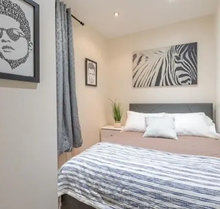 4br In Amsterdam Ave Apartment *