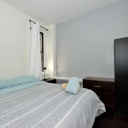 Beautiful 2br/1ba In Heart Of Nyc * New York