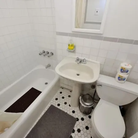 Beautiful 2br/1ba In Heart Of Nyc