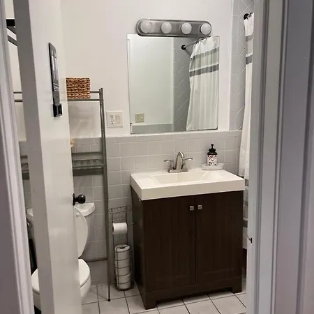 Ny3182-4 Shared Apt Full Bed Parking Keypad * New York