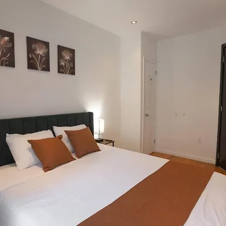 Magnificent 5br In Nyc!