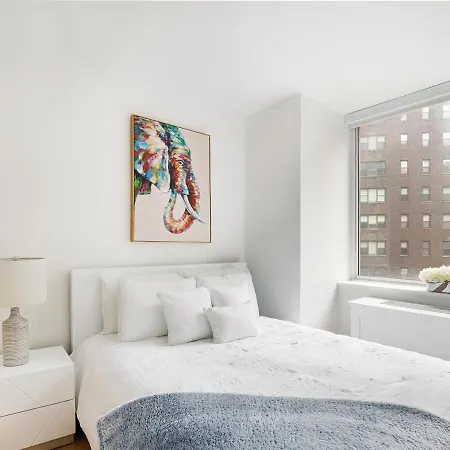 Stylish 2 Bd 2 Ba At Ues