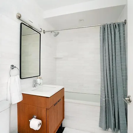 Apartment Stylish 2 Bd 2 Ba At Ues *