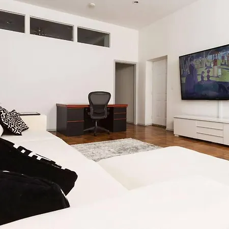 2,000 Square Foot 4bd Union Square Apartment! * New York