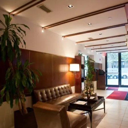 Hotel Hampton By Hilton Seaport 2*