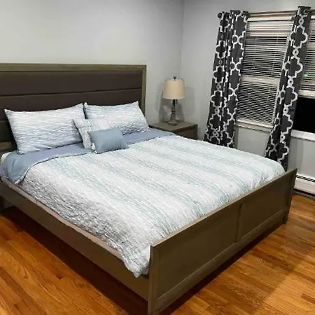 Apartment Fab 3 Bedroom 1bath In Nyc!