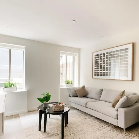 Apartment Unbeatable 1br With Massive Private Patio In Upper East Side New York