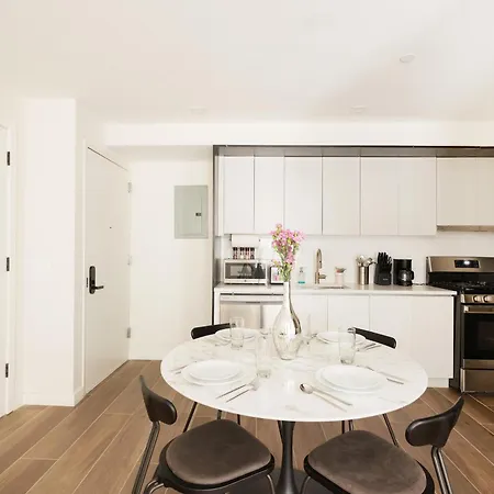 Unbeatable 1br With Massive Private Patio In Upper East Side
