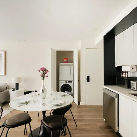 Unbeatable 1br With Massive Private Patio In Upper East Side New York