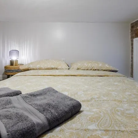 Apartment Experience The Vibrant Energy Of City Living New York