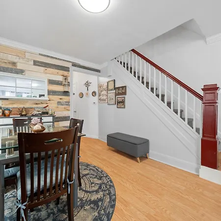 Apartment Comfy And Convenient In Ny