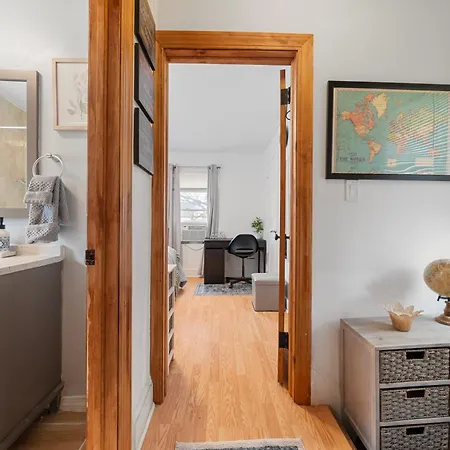 Comfy And Convenient In Ny New York