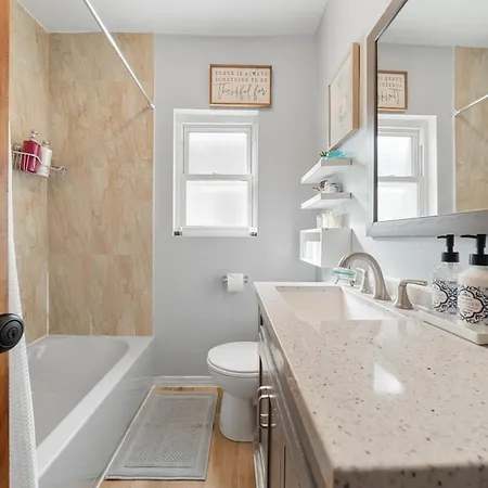 Comfy And Convenient In Ny