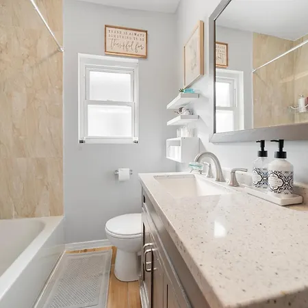 Apartment Comfy And Convenient In Ny *