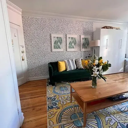 Long Term Studio Upper East Side Manhattan Apartment New York