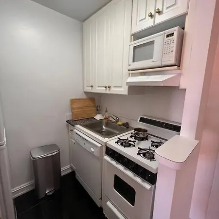 Apartment Long Term Studio Upper East Side Manhattan *