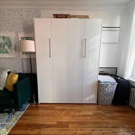 Long Term Studio Upper East Side Manhattan Apartment