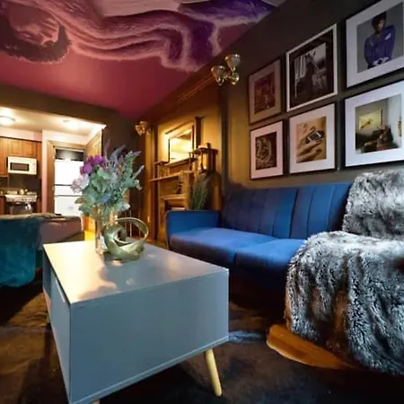 Royal Purple Reign Nyc's Prince-inspired Oasis! Holiday home