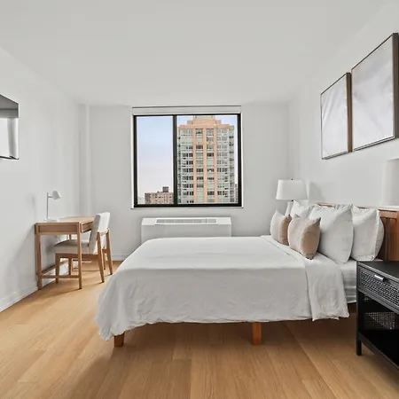 With A View Shared Chic Apt Uws