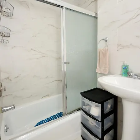 Monthly Nyc - 3 Bedroom Unit With Private Roof New York