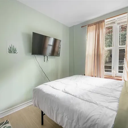 Monthly Nyc Rentals- Gorgeous 2 Bedroom Unit *