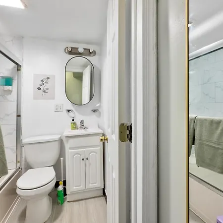 Monthly Nyc Rentals- Gorgeous 2 Bedroom Unit New York