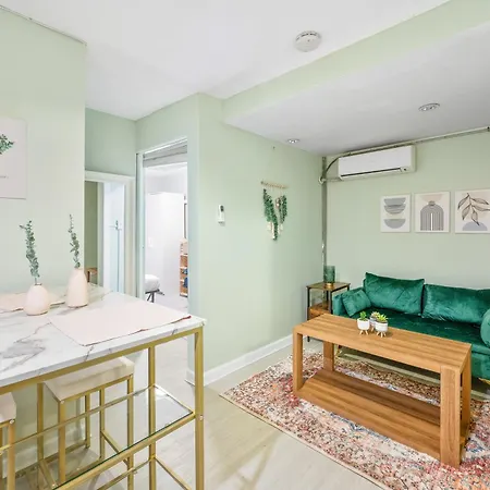 Apartment Monthly Nyc Rentals- Gorgeous 2 Bedroom Unit *