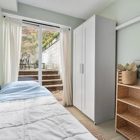 Apartment Monthly Nyc Rentals- Gorgeous 2 Bedroom Unit *