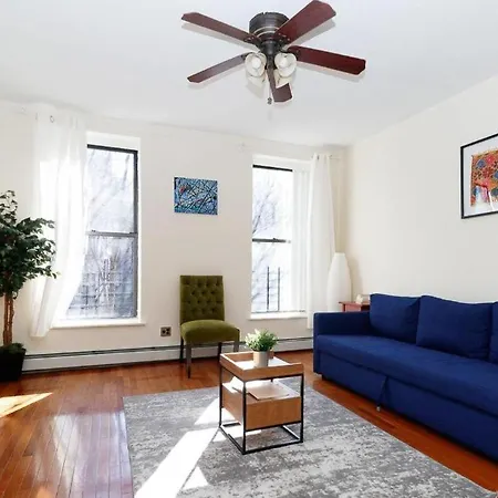 Lovely 2 Bedroom Unit In Nyc Apartment *