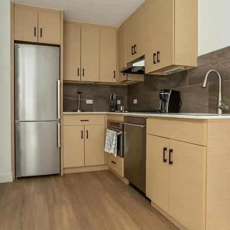 Landing Modern With Amazing Amenities Apartment
