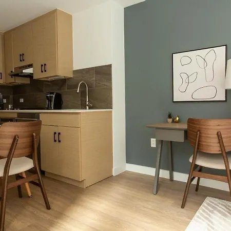 Apartment Landing Modern With Amazing Amenities New York