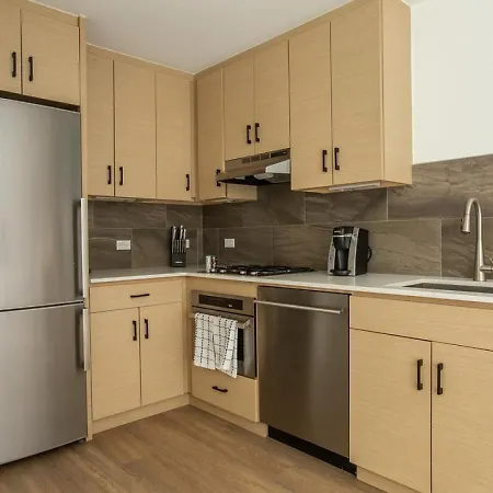Landing Modern With Amazing Amenities *