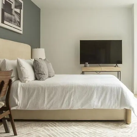 Landing Modern With Amazing Amenities Apartment New York