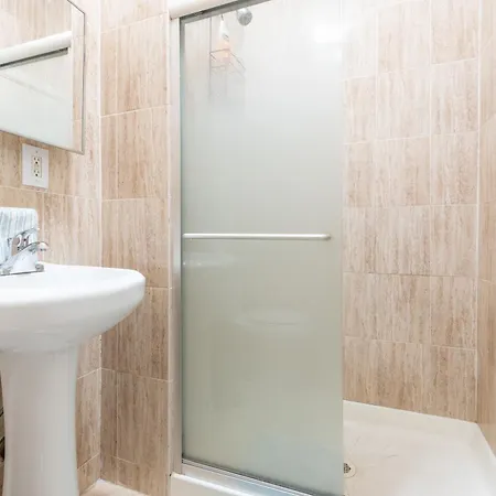 Apartment Monthly Nyc Rentals- Stylish 3 Bedroom Unit