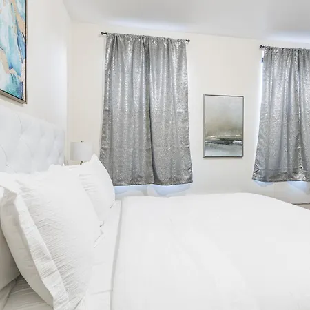 Apartment Monthly Nyc Rentals- Stylish 3 Bedroom Unit