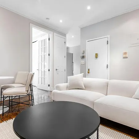 Monthly Nyc Rentals- Comfy 3 Bedroom 1 Ba Apt